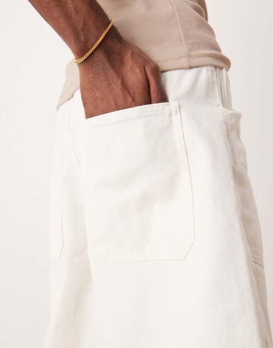 ASOS DESIGN lång längd denim fatigue shorts i vitt - Image 2