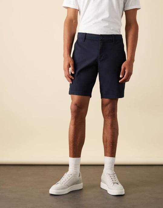 ASOS DESIGN smal chinoshorts i regular längd i marinblått - Image 3