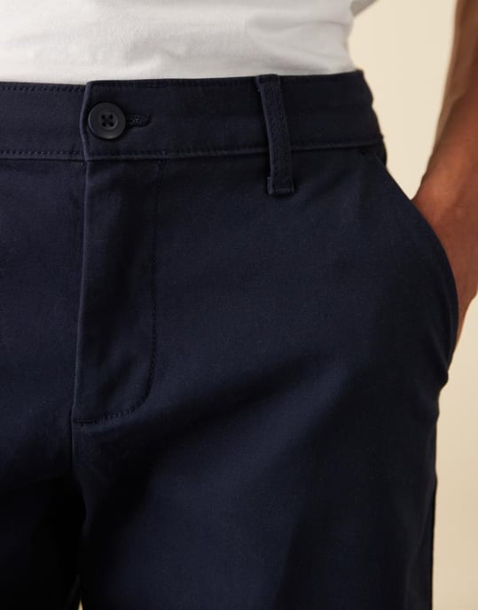 ASOS DESIGN smal chinoshorts i regular längd i marinblått - Image 4