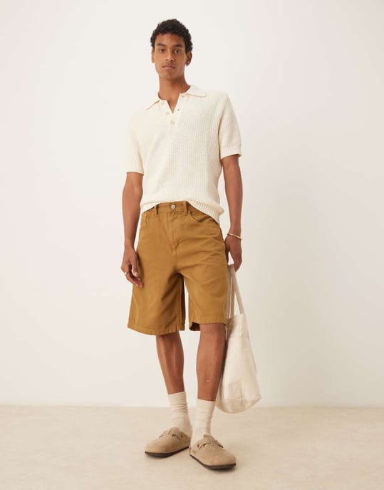 ASOS DESIGN långa snickarshorts i beige - Image 1