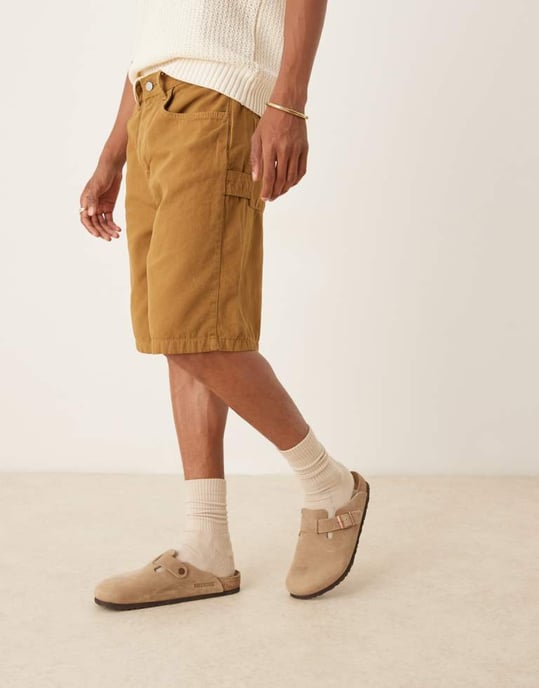 ASOS DESIGN långa snickarshorts i beige - Image 2