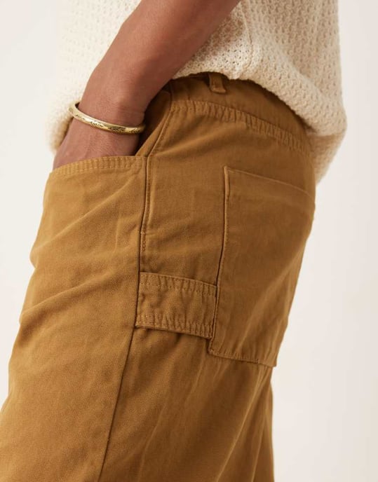 ASOS DESIGN långa snickarshorts i beige - Image 3