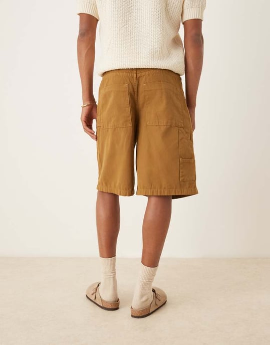 ASOS DESIGN långa snickarshorts i beige - Image 4