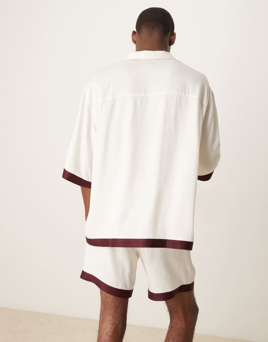 ASOS DESIGN matchande shorts i medellängd med kantmönster i beige - Image 2