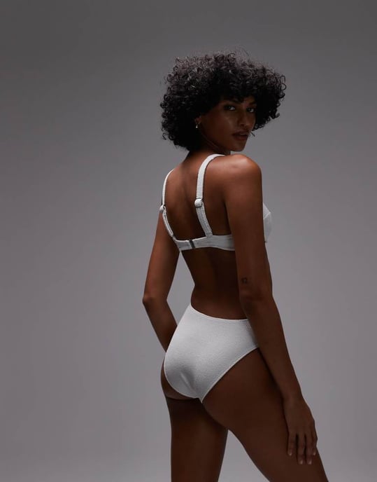 ARKET mix & match skrynklig bubble wire bikiniöverdel i vitt - Image 3
