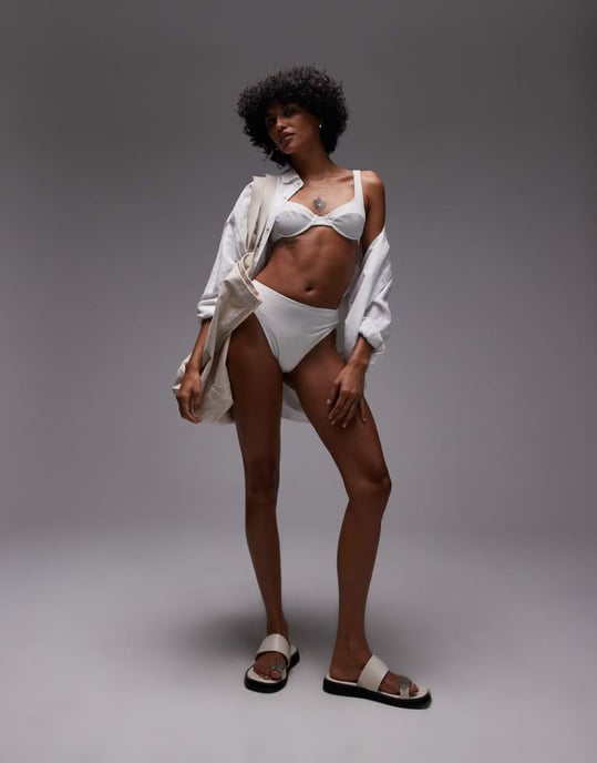 ARKET mix & match skrynklig bubble wire bikiniöverdel i vitt - Image 4