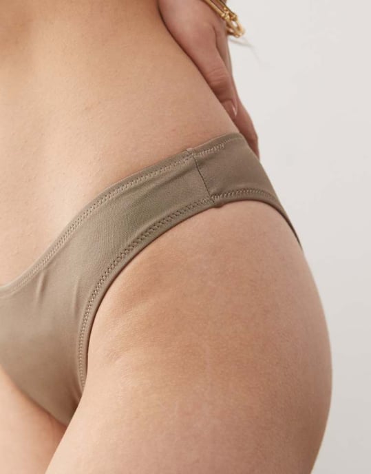 Weekday bikinitrosor topp 2-pack i svart och mole - Image 4