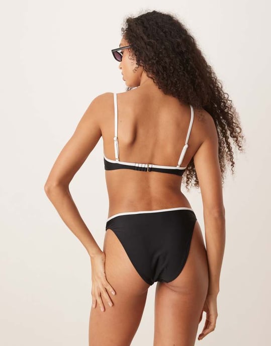Abercrombie & Fitch bikinitrosa med medelhög midja och kontrastdetaljer i svart - Image 3