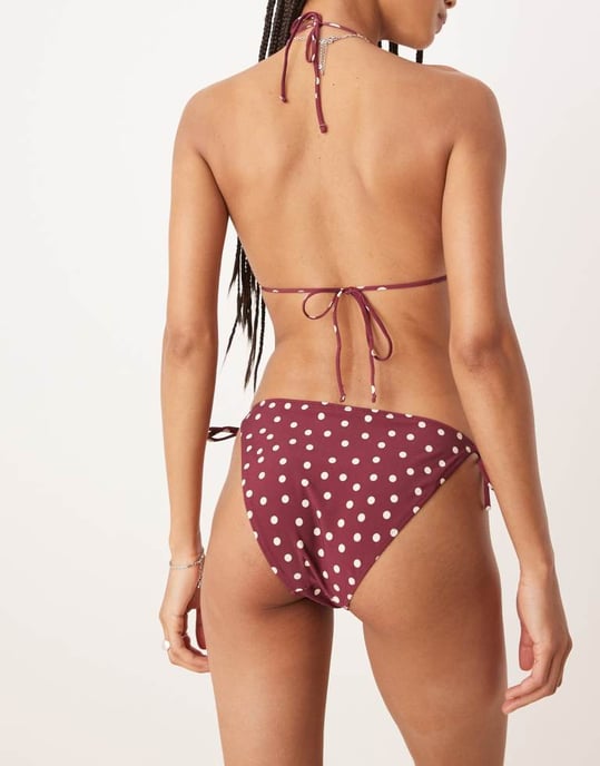 & Other Stories mixa och matcha bikinitrosa med sidoknut i bordeaux och vit prickig mönster - Image 4