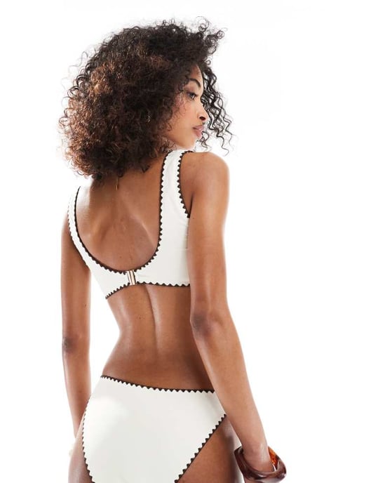 Miss Selfridge bikiniöverdel med filédetalj i krämfärg med chokladfärgad söm - Image 4