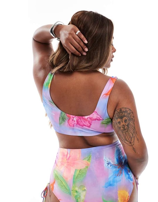 ASOS DESIGN Curve Paloma kort bikiniöverdel med knytband i blommönster - Image 3