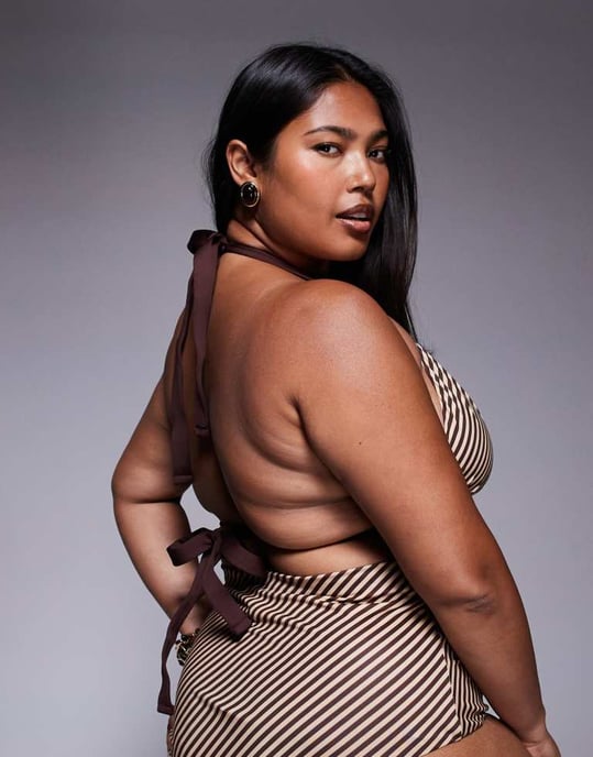 ASOS DESIGN Curve Vivienne bikiniöverdel med chokladstripes och guldkrokar - Image 2