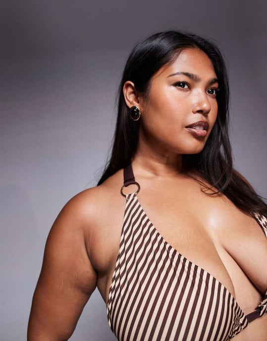 ASOS DESIGN Curve Vivienne bikiniöverdel med chokladstripes och guldkrokar - Image 3