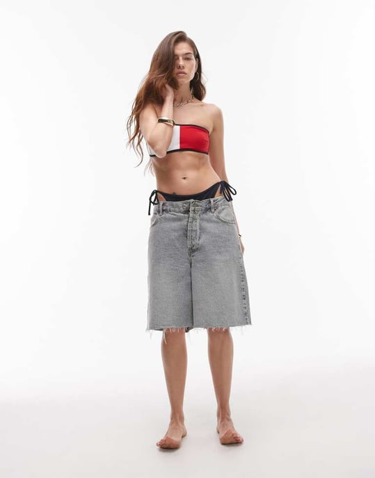 Tommy Hilfiger bandeau-bikinitopp i vit/röd - Image 2
