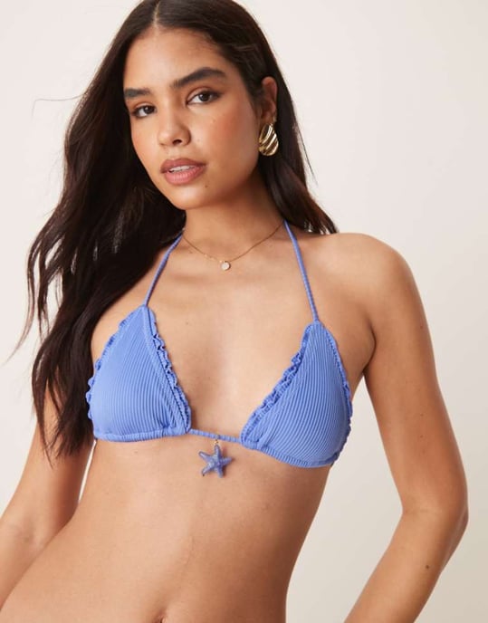 ASOS DESIGN Alice triangeltop med krusad kant och sjöstjärnedetalj i cornflower blue - Image 1