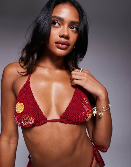ASOS DESIGN premium handdekorerad virkad triangelbikiniöverdel - Image 2