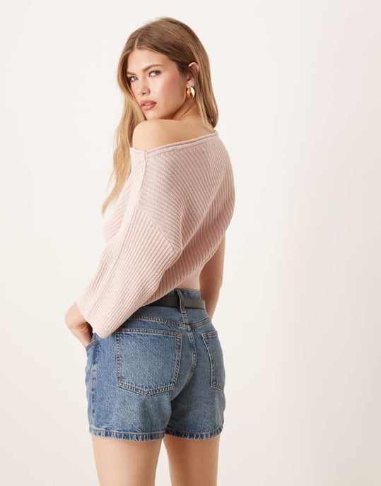 ASOS DESIGN stickad t-shirt med en axel i rosa - Image 4