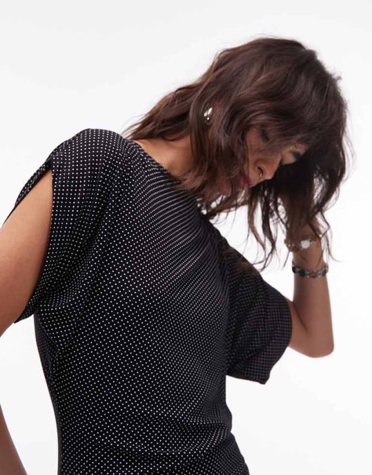 ASOS DESIGN polka dot snedhals batwing topp i svart - Image 1