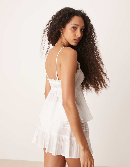 ASOS DESIGN krinklad bomull strandkort topp i vit - Image 3
