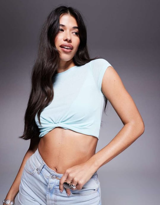 ASOS DESIGN knutframsmesh höftkort ärm topp i blå - Image 1