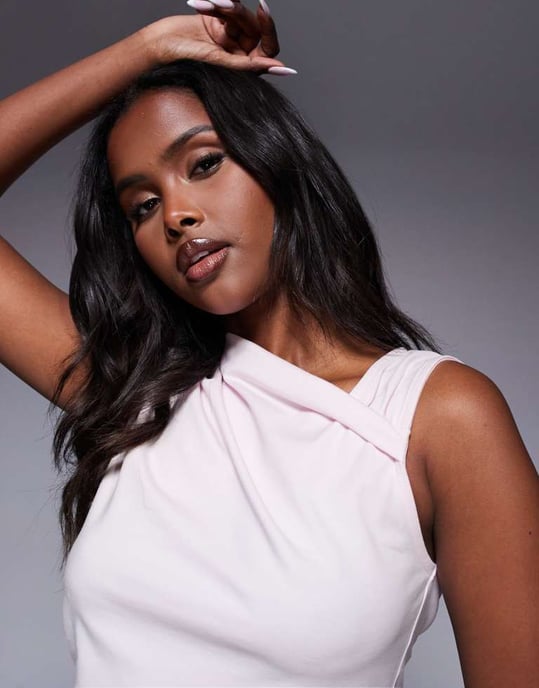 ASOS DESIGN passande topp med vridet halsdetalj i pastellrosa - Image 3