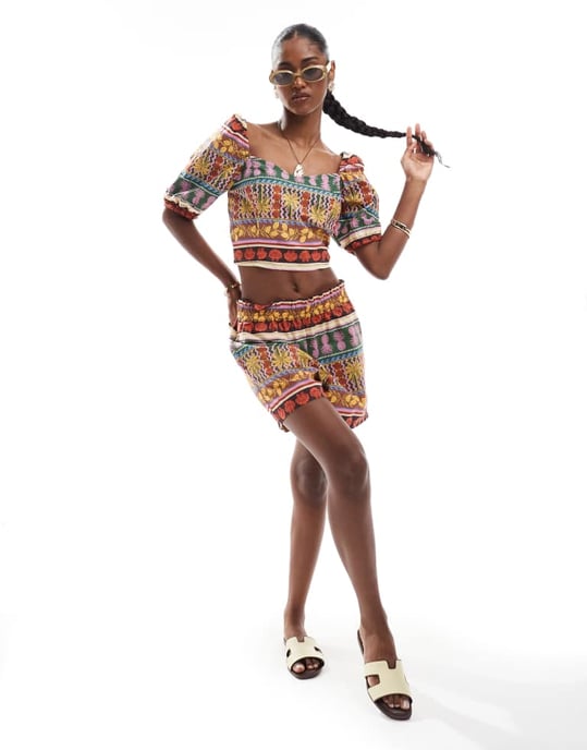 Vero Moda tropisk sommartryckt puffärmad crop top i flerfärgad samordning - Image 3