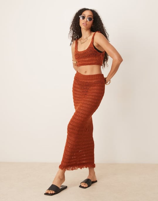 ASOS DESIGN stickad strandcrop top i rostfärg - Image 2