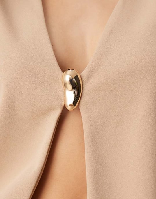 ASOS DESIGN väst med guldkant och knäppning i stengrön färg i scuba-liknande tyg - Image 2