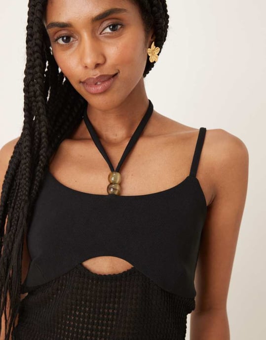 ASOS DESIGN koord virkat halterneck-topp med pärldetaljer i svart - Image 3