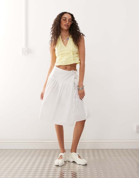 Monki halterneck wrap topp med rynkade sidor i ljusgul - Image 3