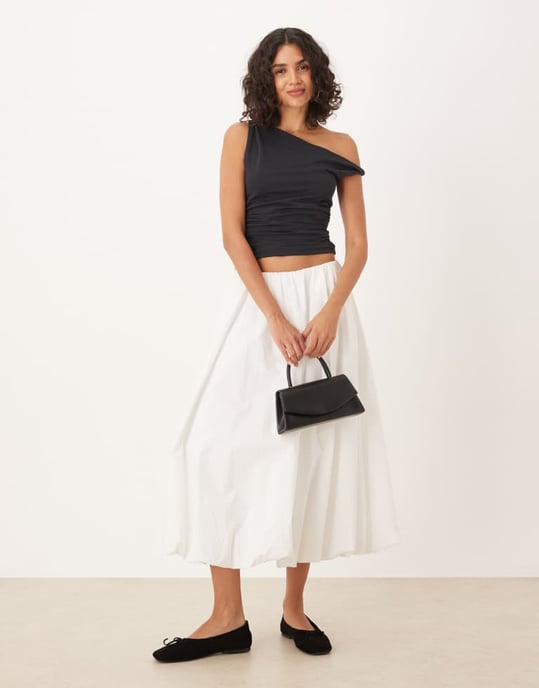Abercrombie & Fitch asymmetrisk twist topp med en axel i svart - Image 4
