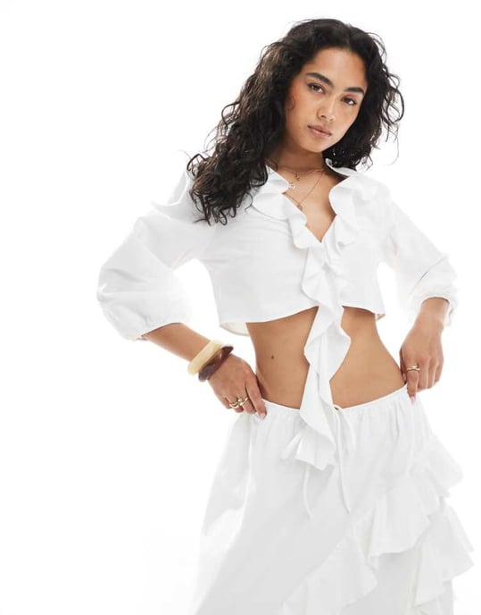 Miss Selfridge knytframskjorta med volang i vitt - Image 1