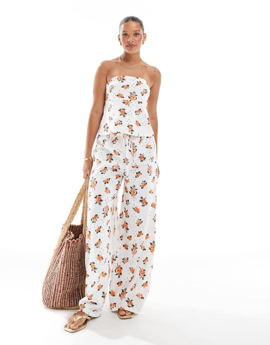 ASOS DESIGN bandeau med banddetalj och broderi i vitt med orange tryck - Image 3