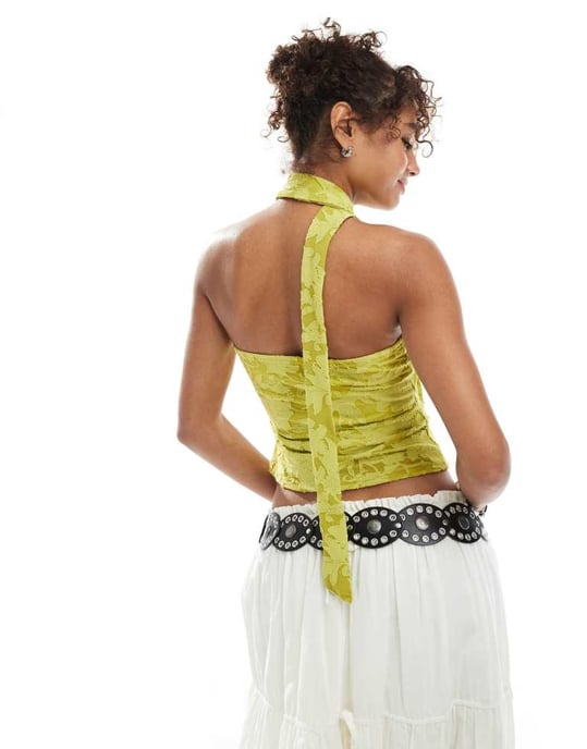 Miss Selfridge burnout-texturerad bandeau-scarf top i oliv - Image 4
