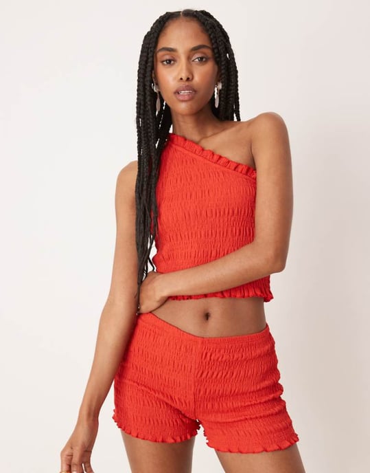 ASOS DESIGN koord shirred topp med ena axeln i röd - Image 1