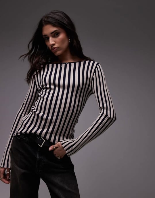 Topshop stickad topp med halsringning och ränder i mono - Image 1
