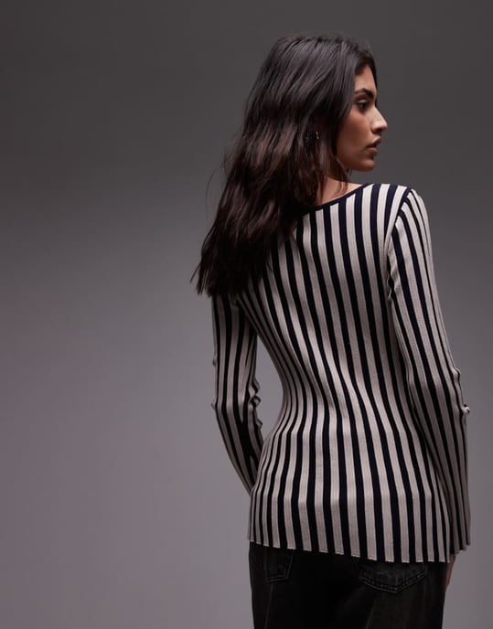 Topshop stickad topp med halsringning och ränder i mono - Image 2