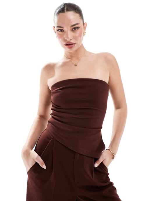 ASOS DESIGN samordnad axelbandslös rynkad sidbandeau-top i choklad - Image 1