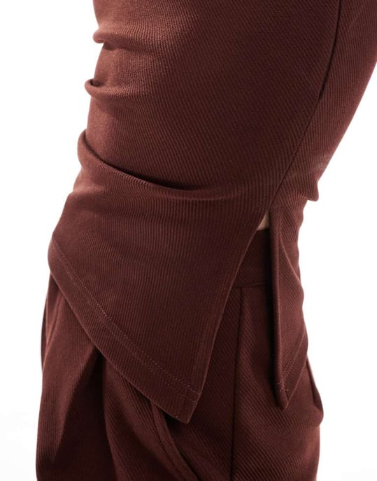 ASOS DESIGN samordnad axelbandslös rynkad sidbandeau-top i choklad - Image 3