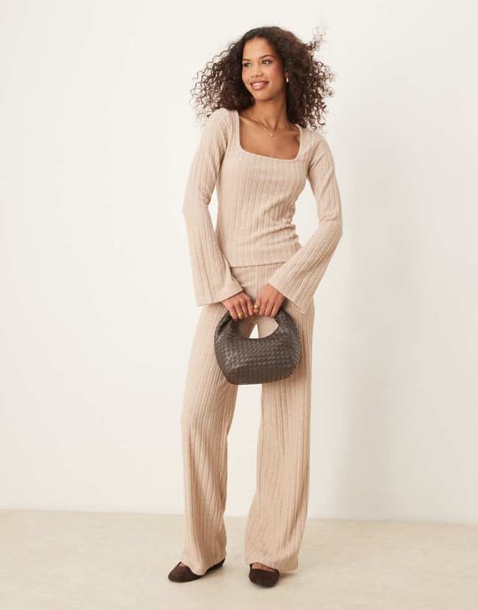 ASOS DESIGN scoop fyrkantig hals supersoft bred ribbad topp co ord i havre - Image 2