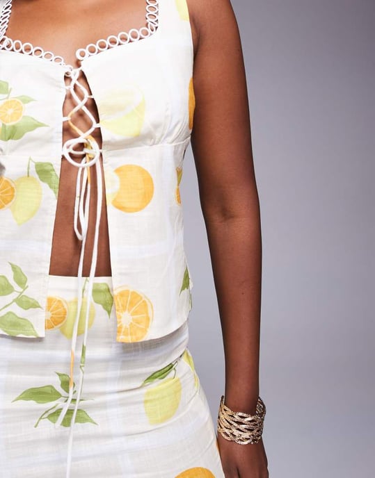 Missyempire linne-look fyrkantig halsringning snörning split framsida topp co-ord i vitt citrontryck - Image 3
