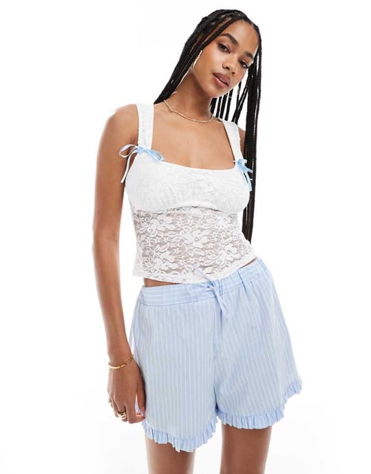 Miss Selfridge blommig korsettopp med spetsbåtdetalj i vitt - Image 1