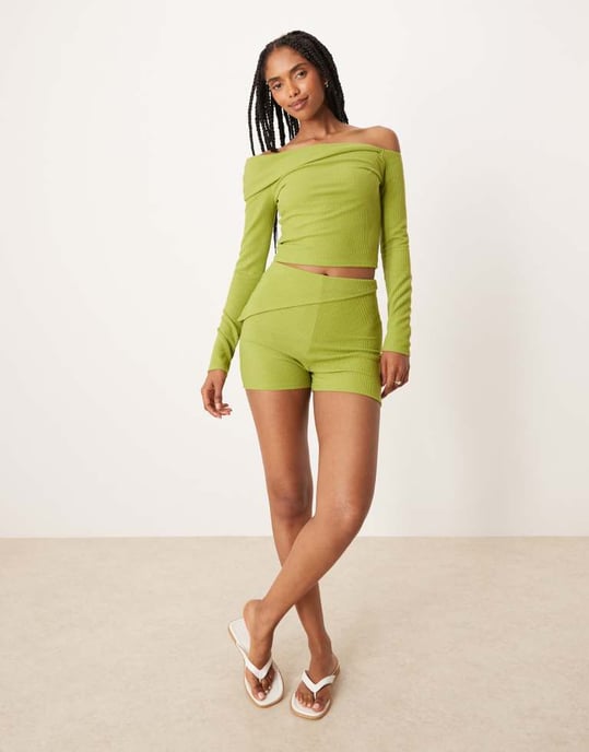 ASOS DESIGN co-ord asymmetrisk ribbad bardot-topp i grön - Image 3