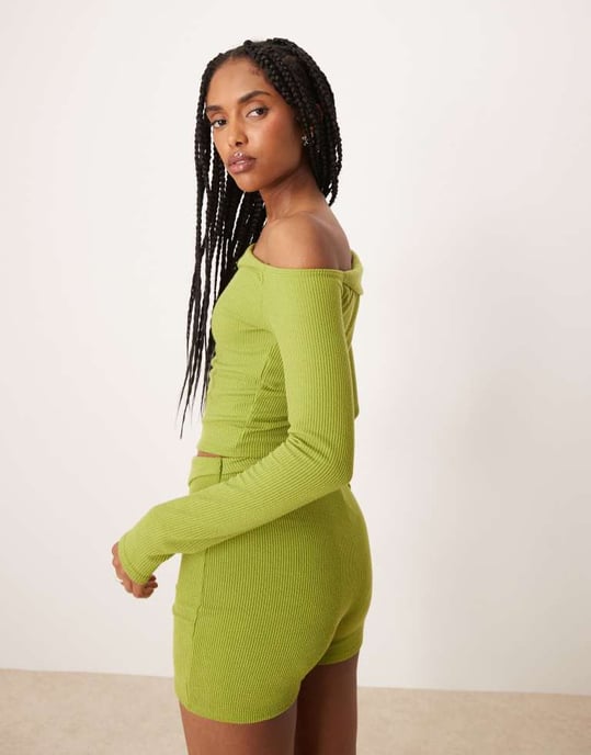 ASOS DESIGN co-ord asymmetrisk ribbad bardot-topp i grön - Image 4
