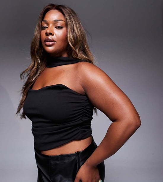 ASOS DESIGN Curve bandeau-top med scarf-halsdetalj i svart - Image 1