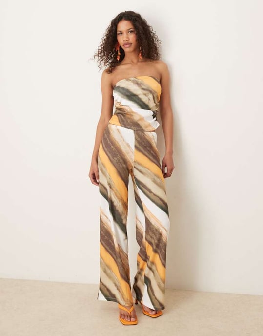 ASOS DESIGN koordinerad figurnära draperad bandeau i abstrakt mönster - Image 3