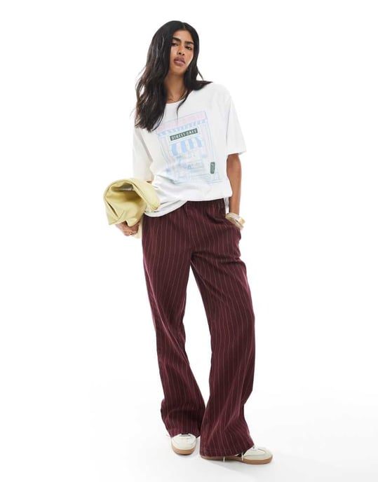 ONLY café grafisk boyfriend t-shirt i vitt - Image 2
