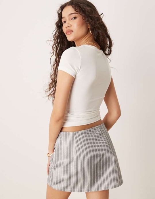 Gina Tricot Soft Touch jersey kortärmad topp med rund hals i off white - Image 3