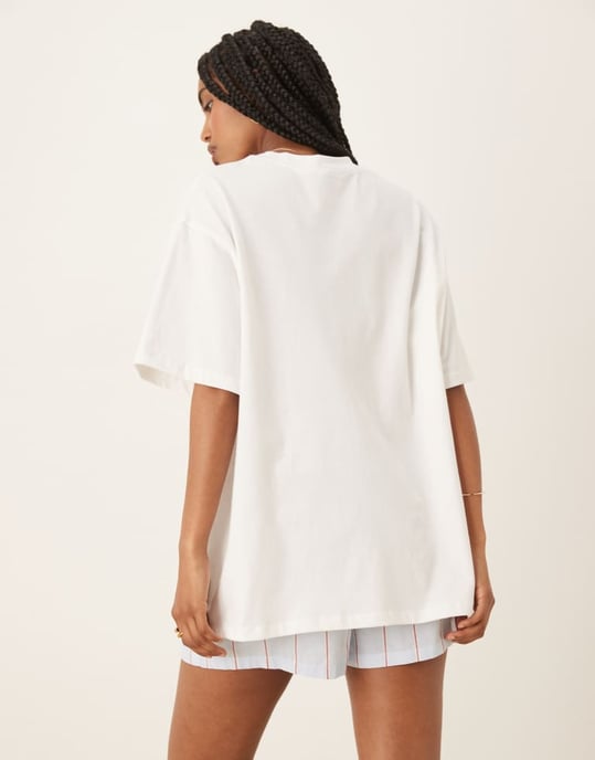 ASOS DESIGN oversized t-shirt med guld timme grafik i vit - Image 3
