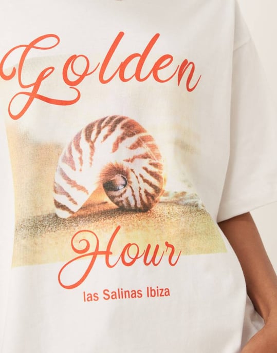 ASOS DESIGN oversized t-shirt med guld timme grafik i vit - Image 4